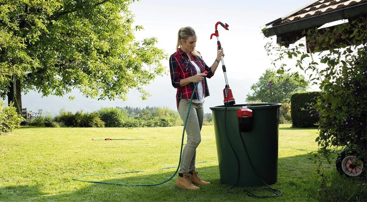Einhell Pompe d’évacuation pour eaux claires sans fil GE-PP 18 RB Li-Solo Power X-Change (18 V, max. 2 bar, débit max. 3000 L/h, boîtier de batterie flexible) Livré sans Batterie ni Chargeur