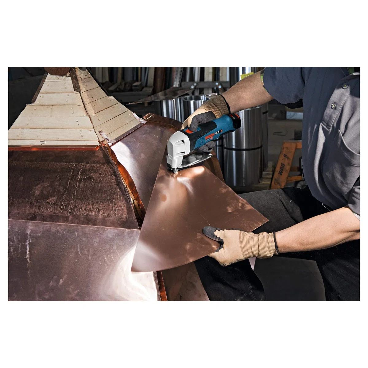 Bosch Professional 12V System cisaille à tôle sans-fil GSC 12V-13 (avec clé 6 pans, 1 lame supérieure et 1 lame inférieure pour cisaille à tôle, calage L-BOXX)