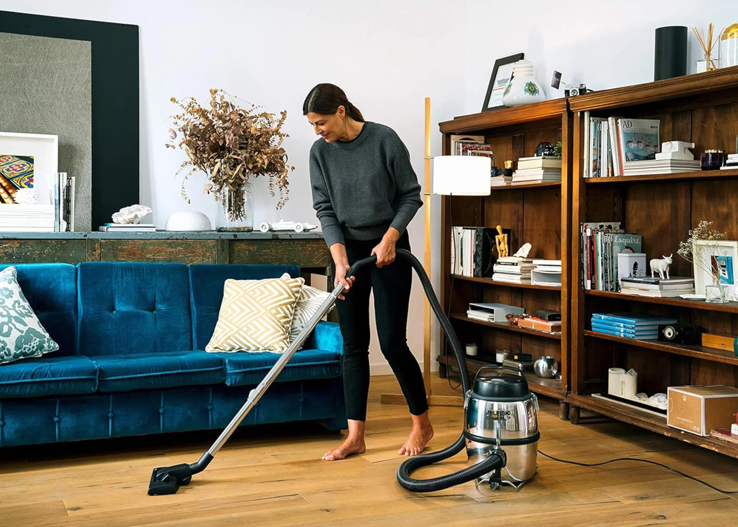 Nilfisk GM80 C Aspirateur pour Sols et Tapis - Aspirateur Traîneau Puissant et Léger - 6,5L (780 W), Argent