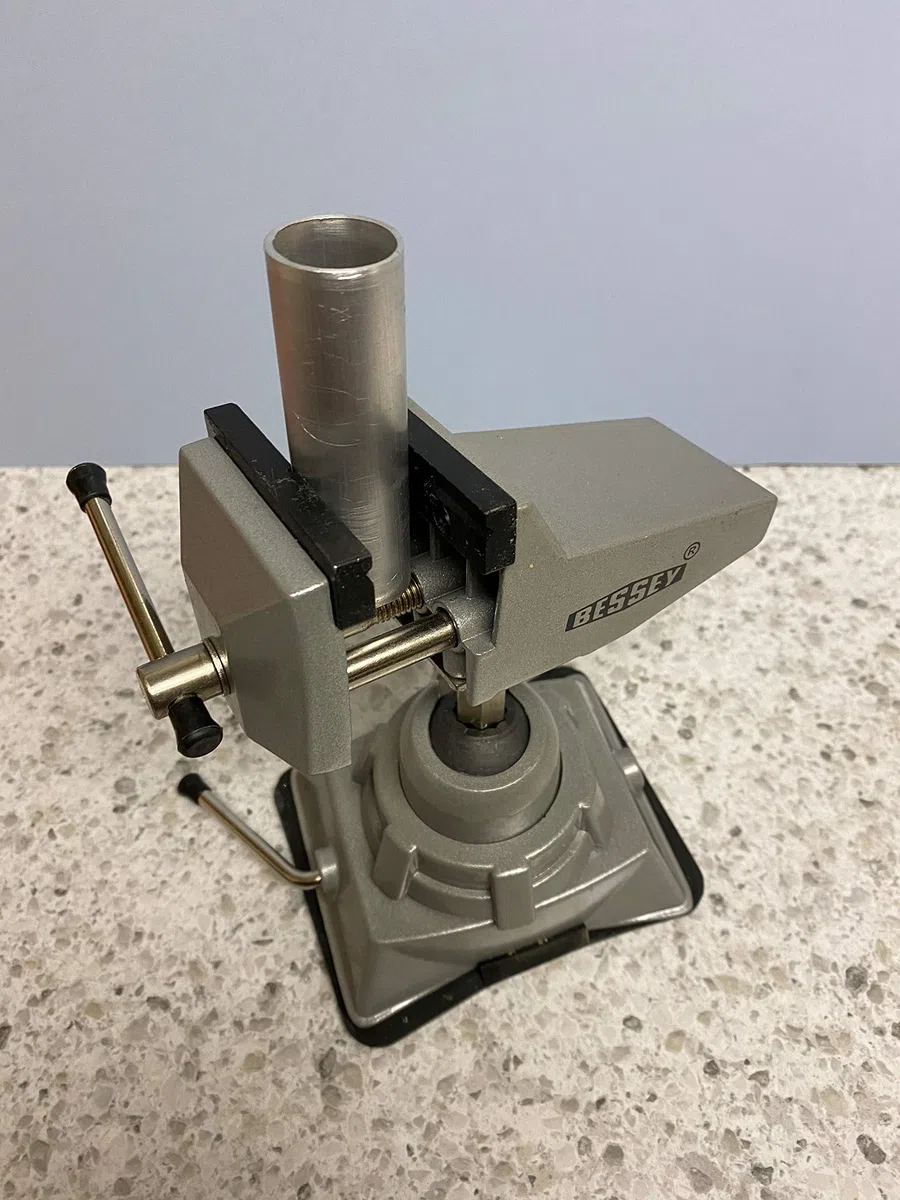 Bessey BVVB Étau à base d'aspirateur Argenté