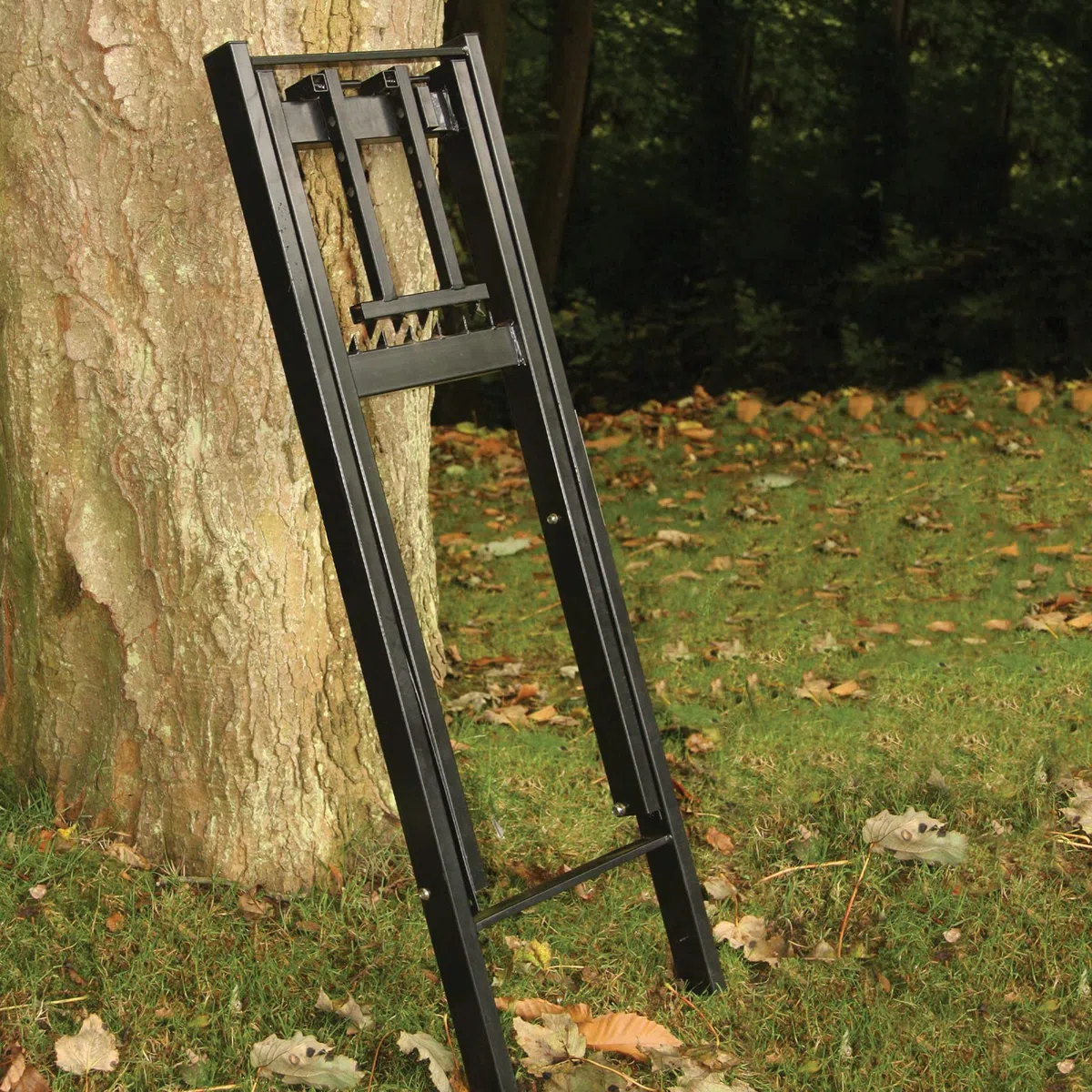 Roughneck CHEVALET DE SCIAGE METALLIQUE 150 kg - 2.4E+2 mm - 39.5 x 39.5 x 7 cm - Alimenté à la main - Réglage de la hauteur - Multicolore